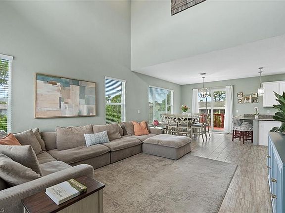 3rd image of 18432 Camellia RD