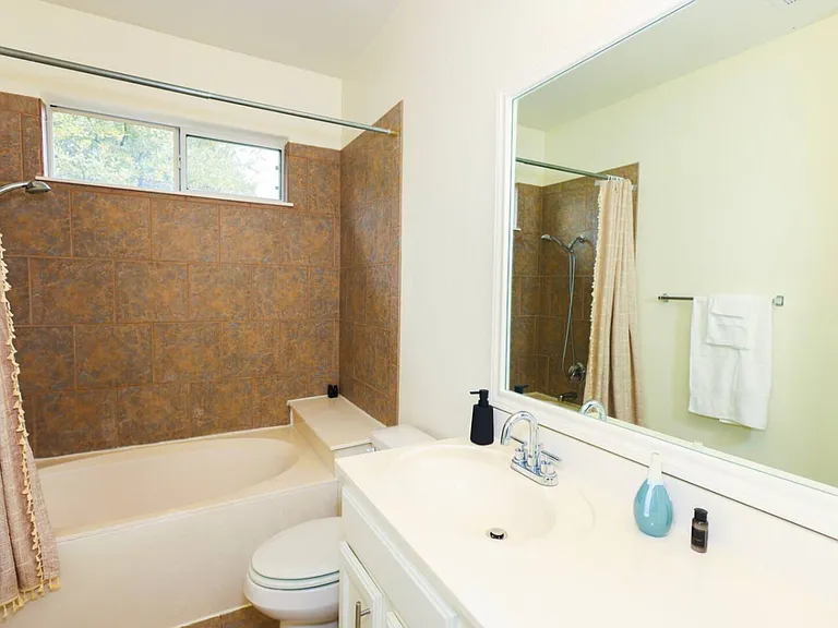 Allred Dr — Photo 21