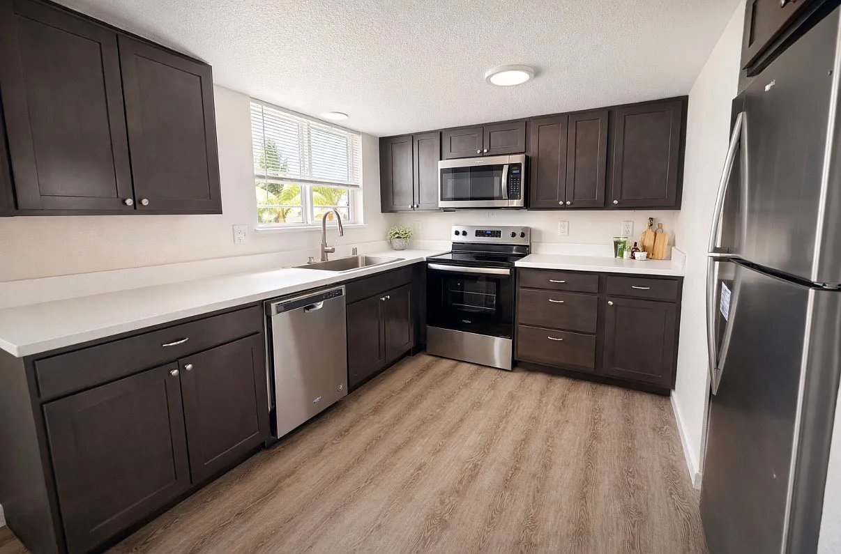 2 bed, 750 sqft, $1,595 — Photo 1