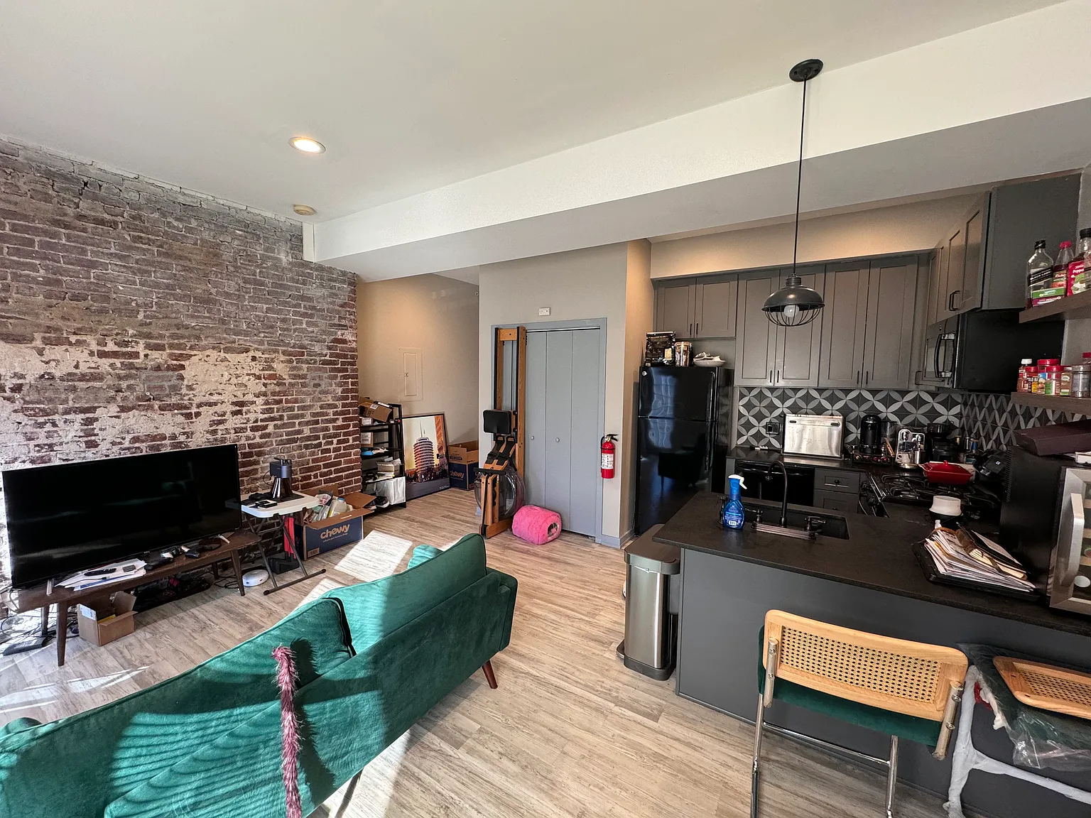 2 bed, 800 sqft, $2,030 — Photo 2