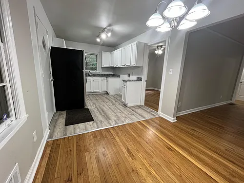 1381 Oakview Cir Photo 1