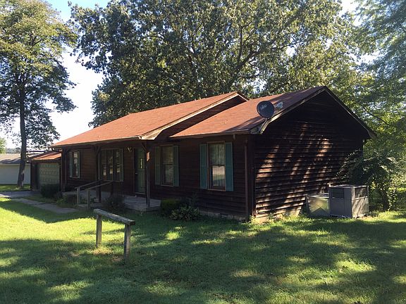 3rd image of 128 Pine Dr