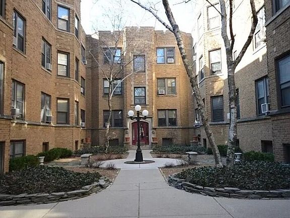 2nd image of 536 W Cornelia Ave APT 1S