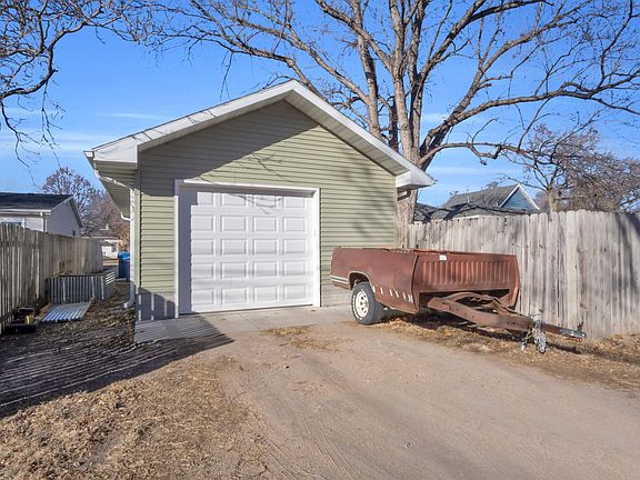 5th image of 1917 6th Ave
