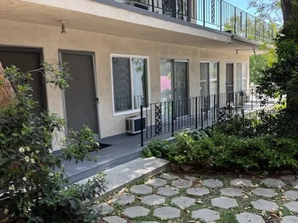 11993 Laurelwood Dr APT 7, Studio City, CA 91604