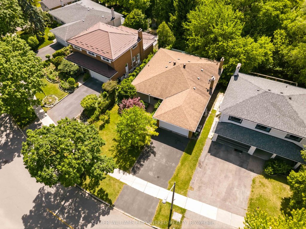 42 Pineway Blvd, Toronto, ON - View 5