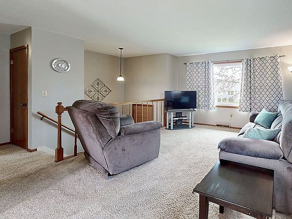 5th image of 3816 Redbud Rd NE