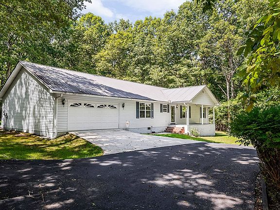 3rd image of 239 Robin Hood Dr