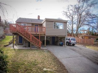 1511 Lakeway Dr, Bellingham, WA 98229