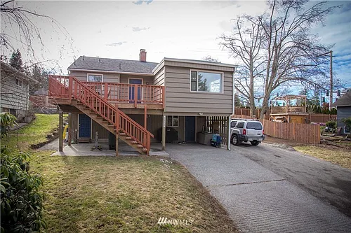 1511 Lakeway Dr Photo 1