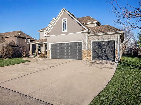 3rd image of 4309 NE Park Springs Ct