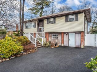 29 N Baldwin Place, Massapequa, NY 11758