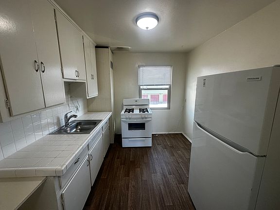 4th image of 4459.5 Euclid Ave