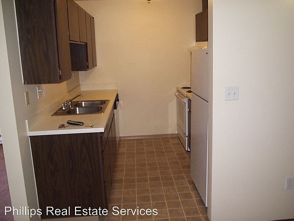 3rd image of 402 N G St APT 22