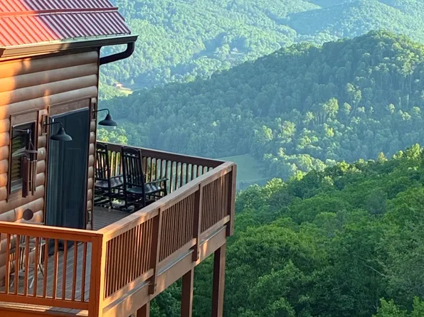 4014 Callalantee Dr, Mountain City, TN 37683