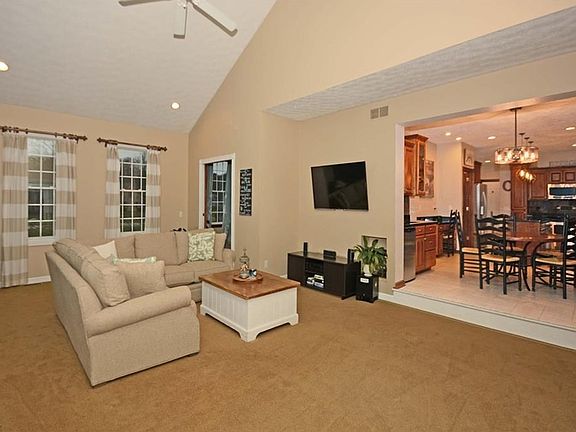 5th image of 25100 Castlebar Ct