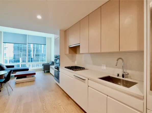 877 S Francisco St #1903, Los Angeles, CA 90017