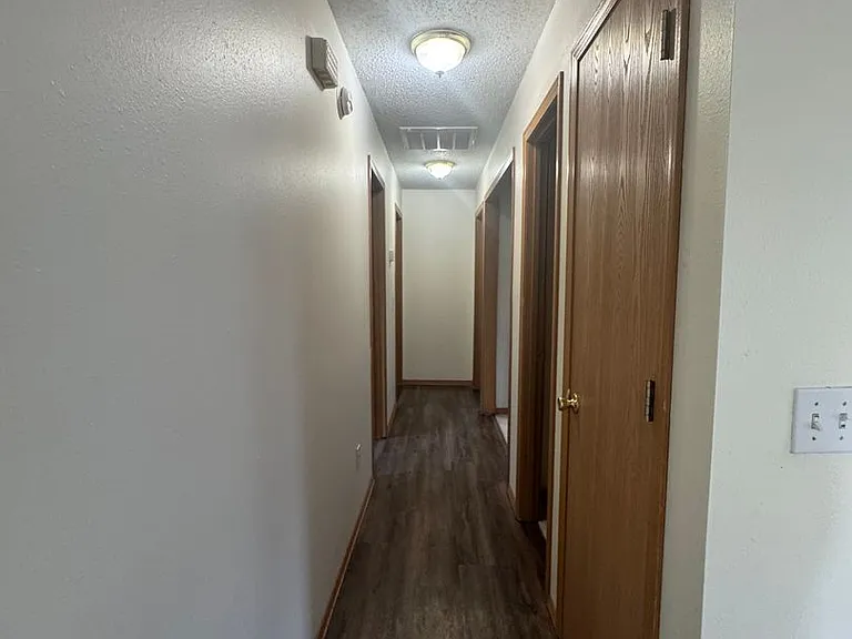 1502 Crescent St — Photo 6