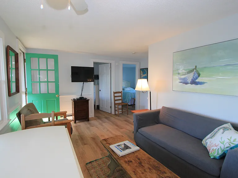 113 N Shore Blvd #2 — Photo 5