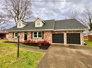 231 Shawnee Est, Winfield, WV 25213