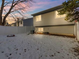 7843 Rimbley Rd, Woodbury, MN 55125