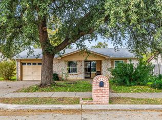 1513 Glynn Oaks Dr, Arlington, TX 76010