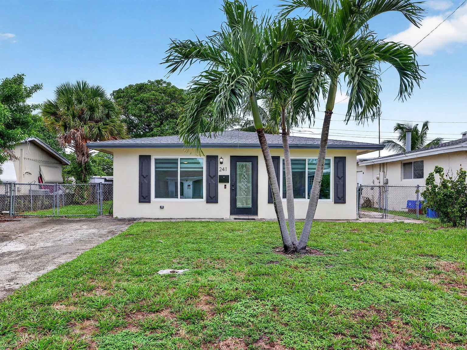 3 bed, 2.0 bath, 1120 sqft, $3,500 — Photo 2