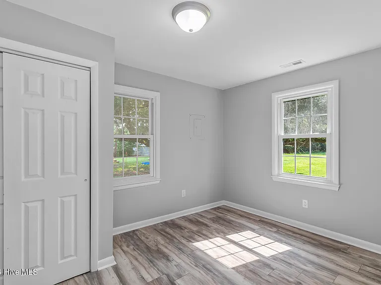 109 Rodeo Ln — Photo 13