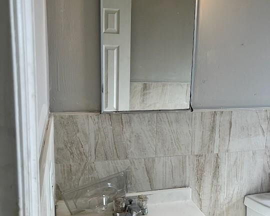 5th image of 23240 Avenue B