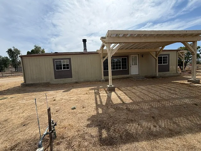 3 bed, 1200 sqft, $2,600 — Photo 3