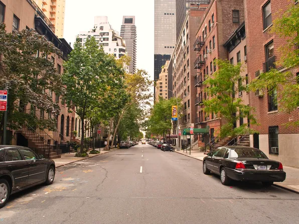 212 East 48th Street image 1 of 1