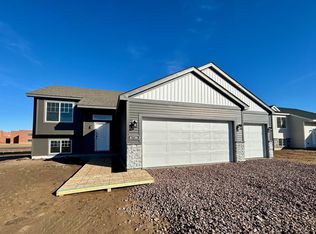 6736 Granby St, North Branch, MN 55056