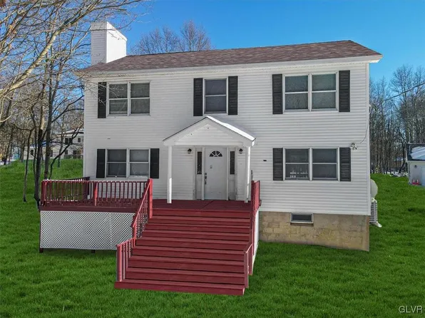 2163 Bushkill Cir, Bushkill, PA 18324