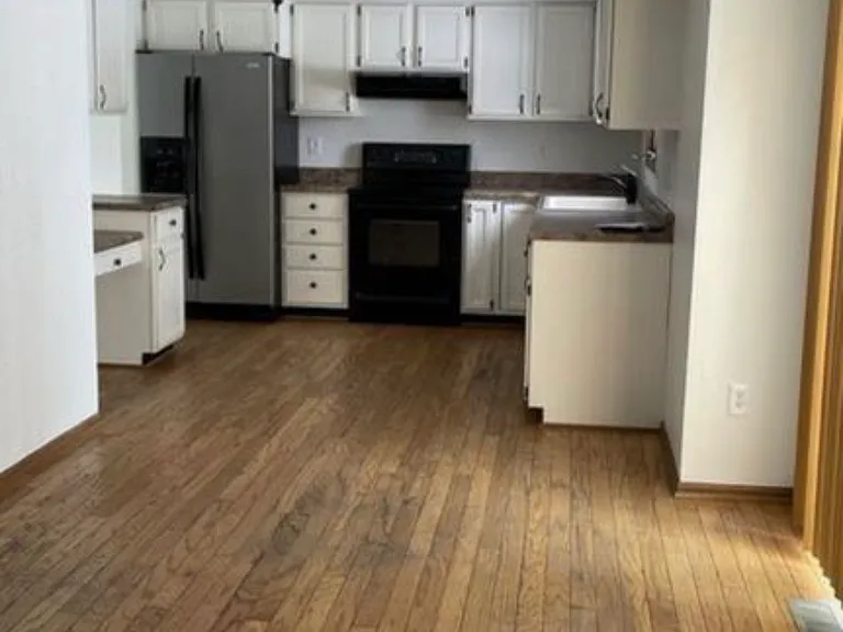 6308 Center St — Photo 3