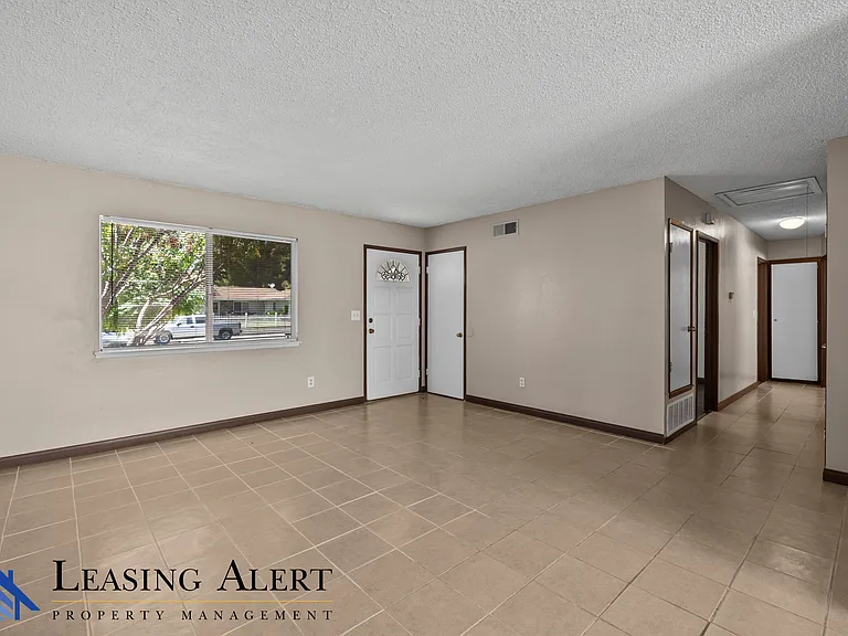 29238 Florabunda Rd — Photo 7