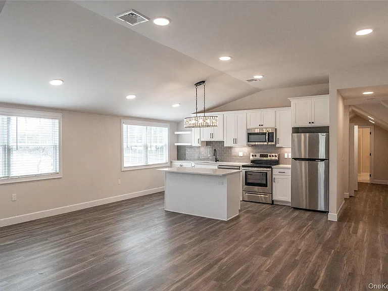 1090 New York Ave #PENTHOUSE — Photo 3