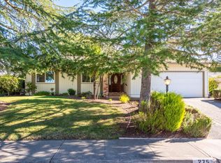 275 Oak Shadow Dr, Santa Rosa, CA 95409