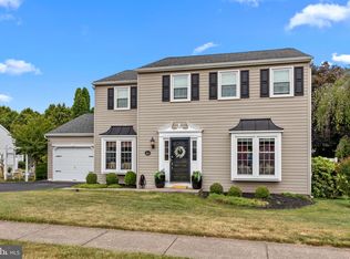 25 Windham Dr, Langhorne, PA 19047
