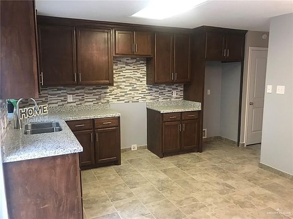 5th image of 418 Cancun Ln