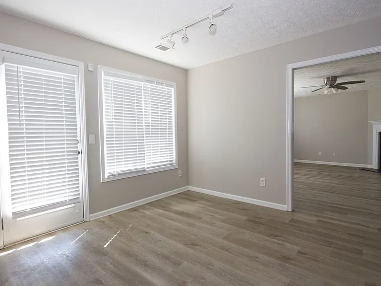3292 Shady Valley Ct — Photo 11