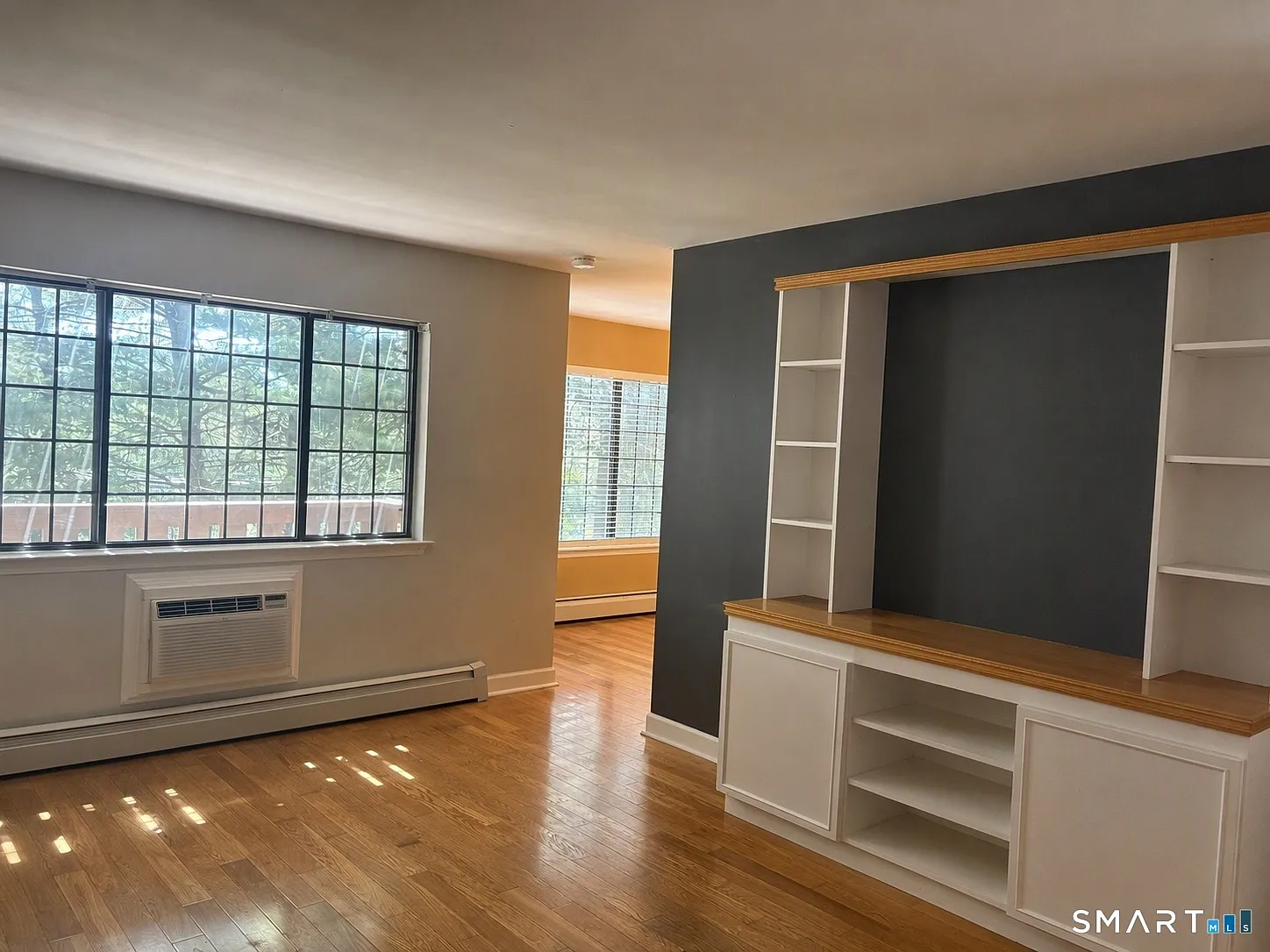2 bed, 1.0 bath, 875 sqft, $2,250 — Photo 2
