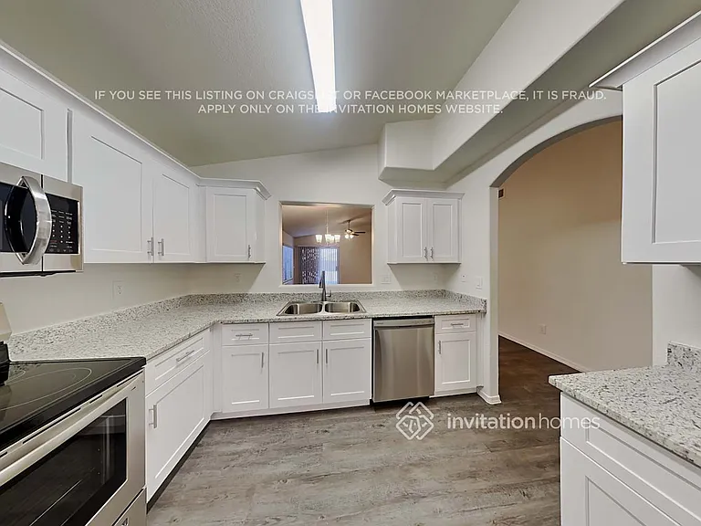 25826 N 65th Ave — Photo 5