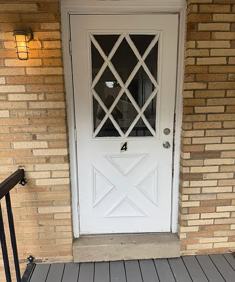 EXTERIOR UNIT DOOR