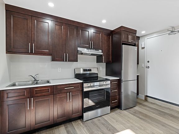 2nd image of 1157 Erie St E #3