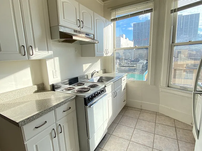 851 OFarrell Street — Photo 5