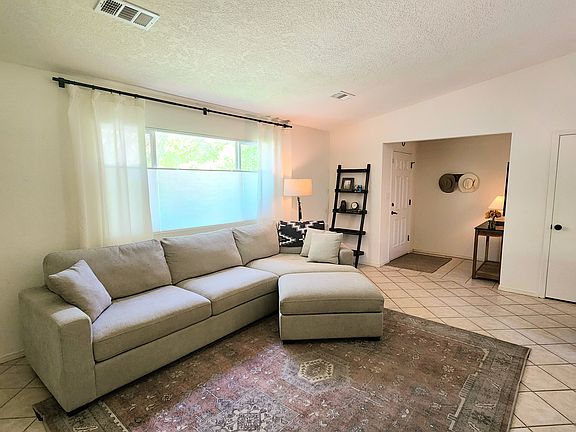 4th image of 1304 Villa Campo NE