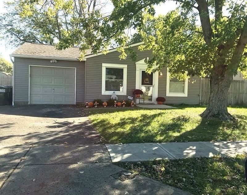 1st image of 8445 Silverbell Ave