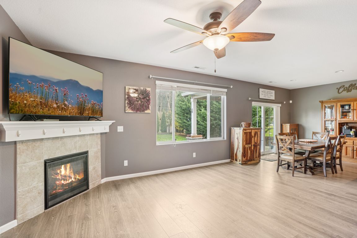 next background image