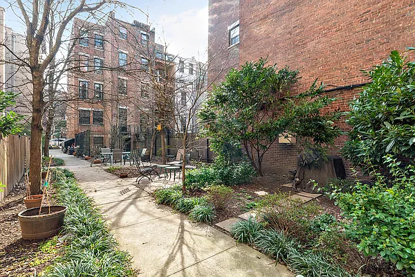 Rented by Compass | media 14