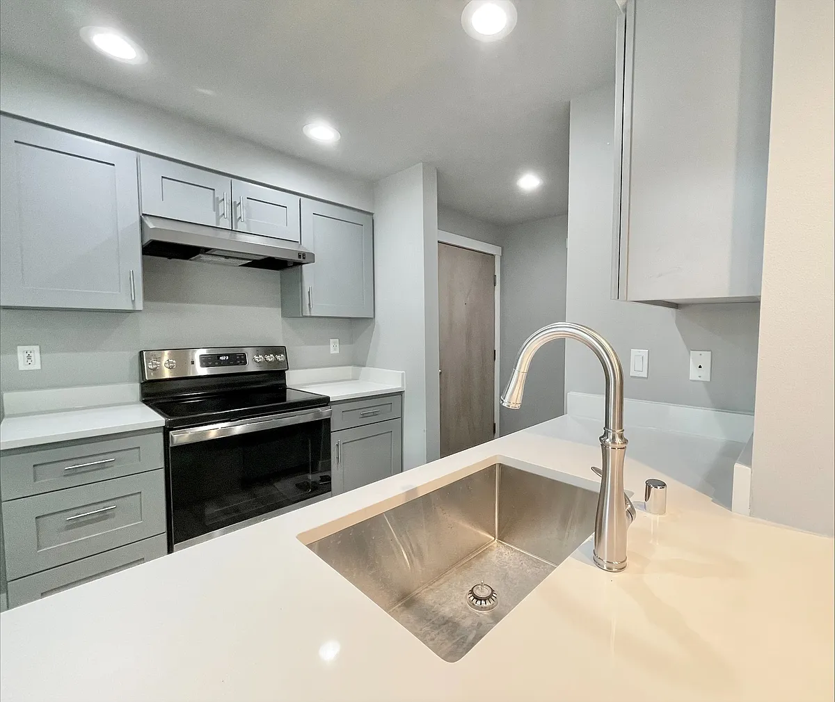 Building Photo - Interlake Place